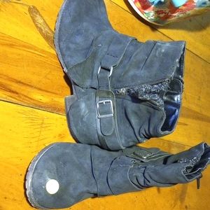 Women's black boots size 9 1/2